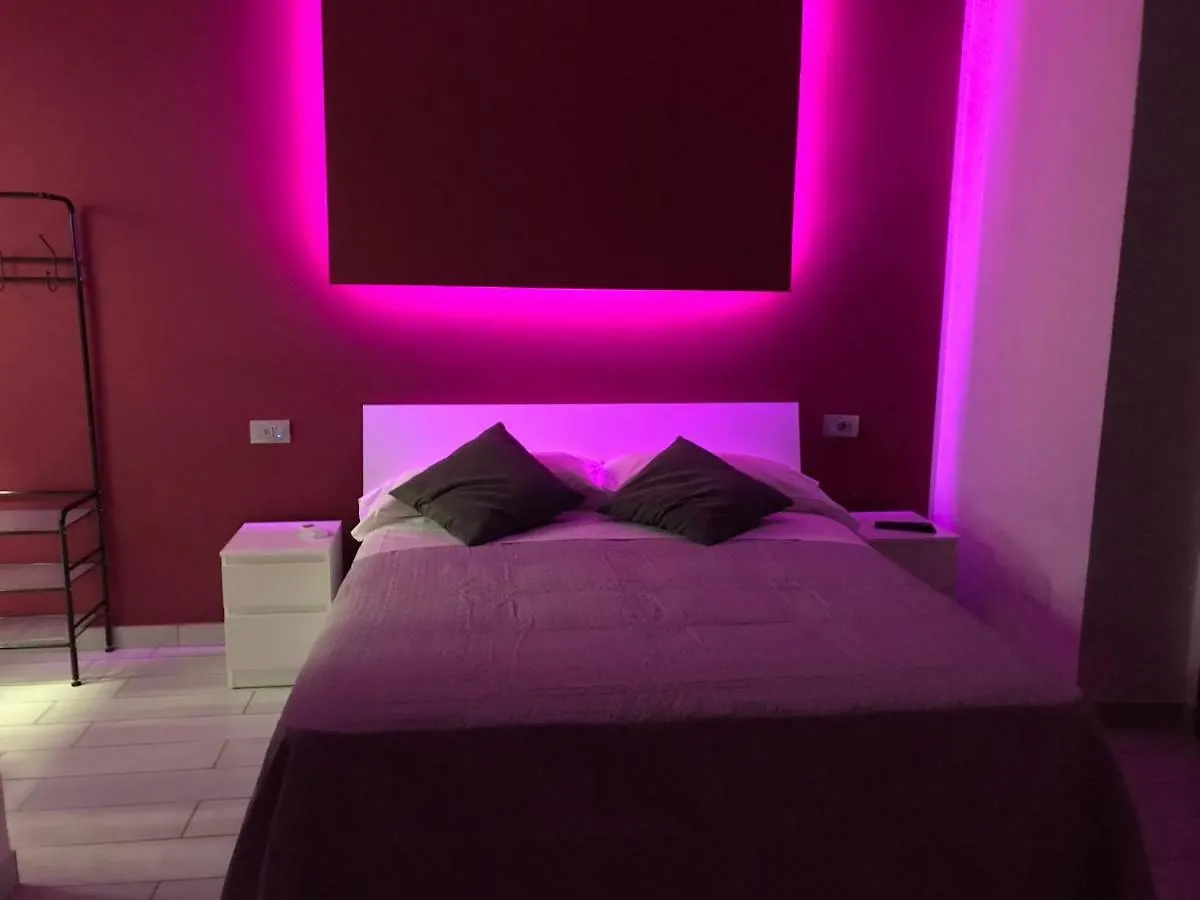 Bed and Breakfast Fc Relais Napoli 2*,  Italia